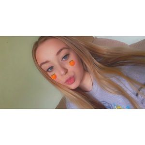 Meet your Posher, Claire